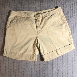 ☀️SALE☀️ Tan chino shorts 6” inseam
